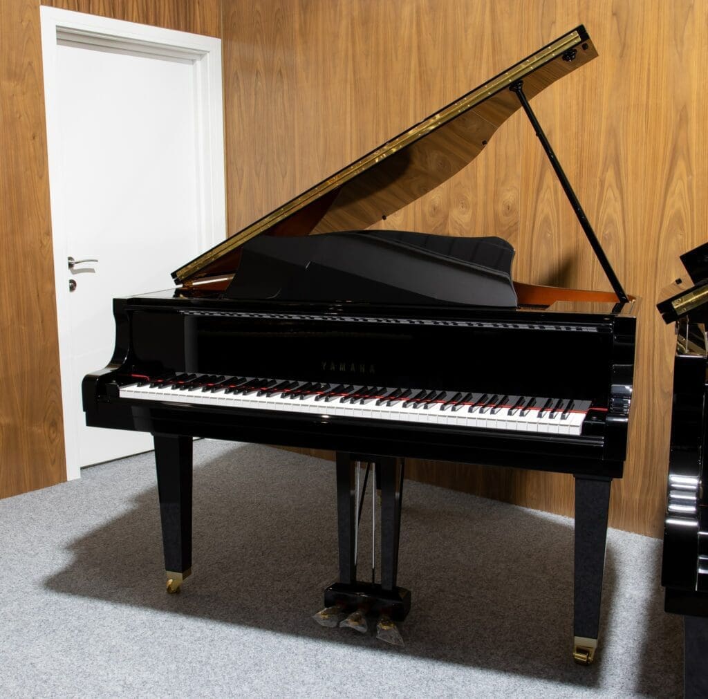 Yamaha GB1K Showroom