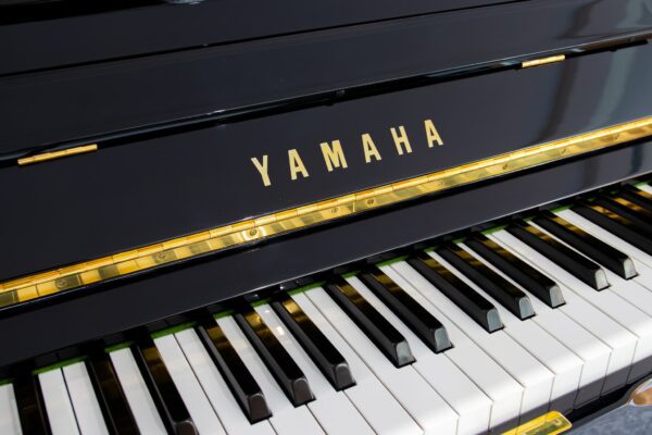 Yamaha U3 UX Keys