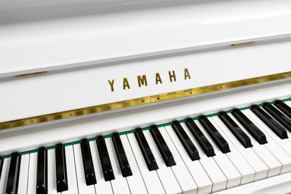 Yamaha U3E White Finish Keys