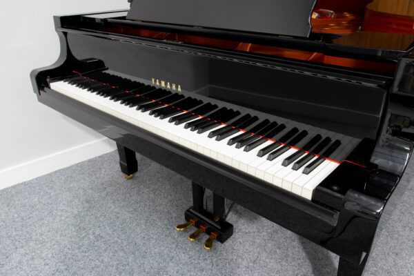 Yamaha C7 Keyboard