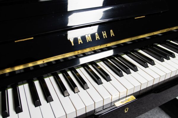 Yamaha U1G Keys