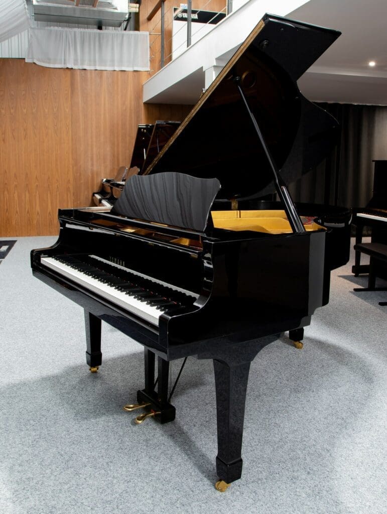Yamaha C3