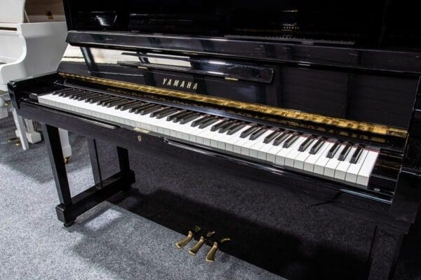 Yamaha SU131S Upright