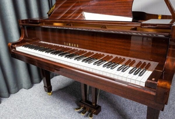 Yamaha C2 Grand in Polished Mahogany 2005 Refurbished