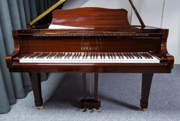 Yamaha C2 Grand in Polished Mahogany 2005 Refurbished