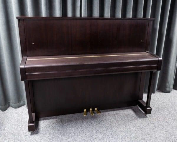 Preowned Yamaha b3 Upright in Open pore Dark Walnut