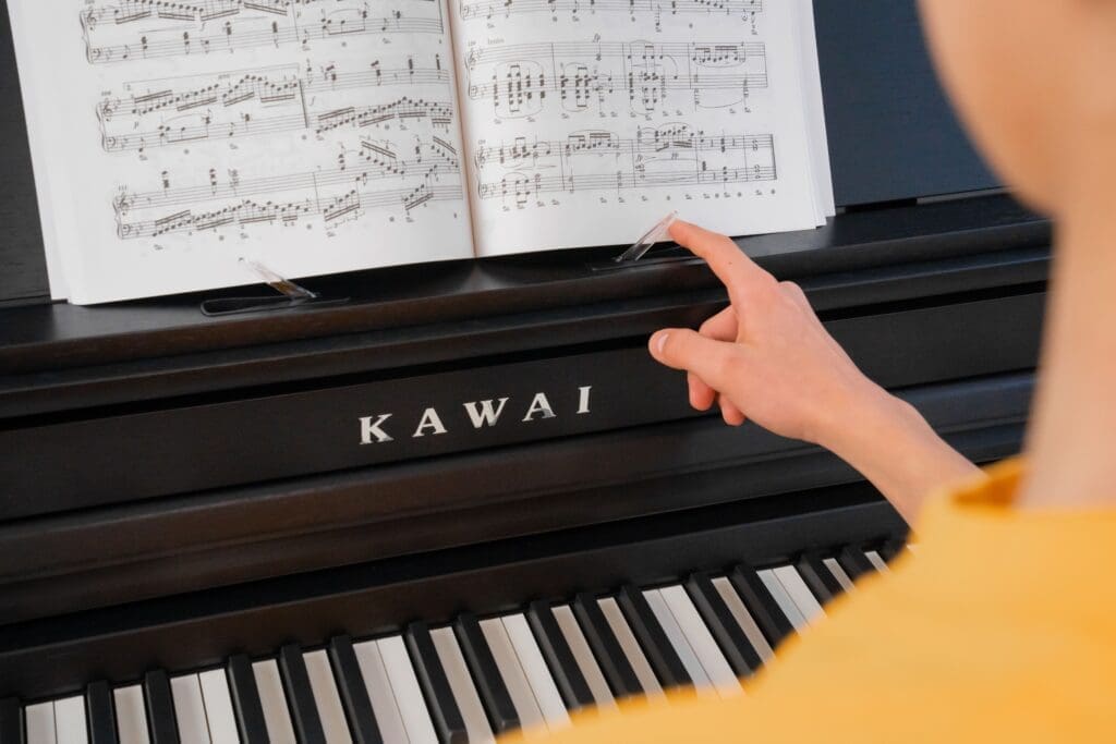 Kawai CA401 Black, music score pins