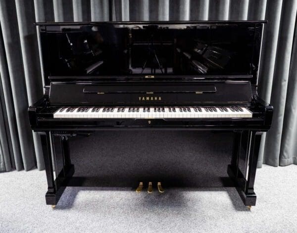 Yamaha SU7 Upright SH Silent in Polished Ebony, 2018