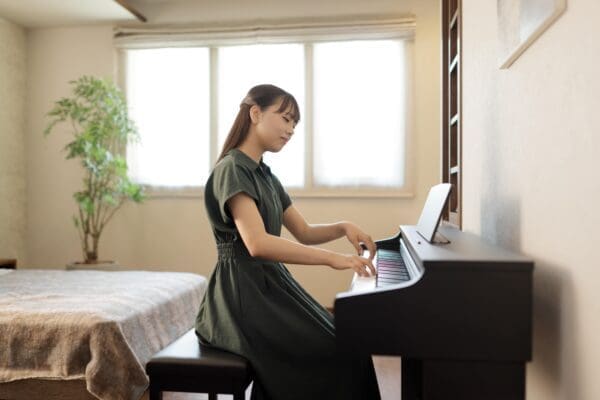 Kawai CX102 Satin Black