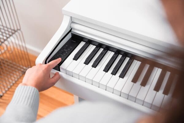 Kawai CX102 Satin White
