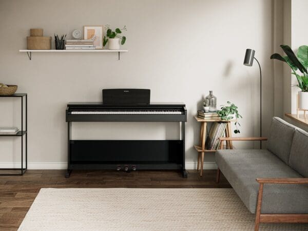 Yamaha YDP105 in Black